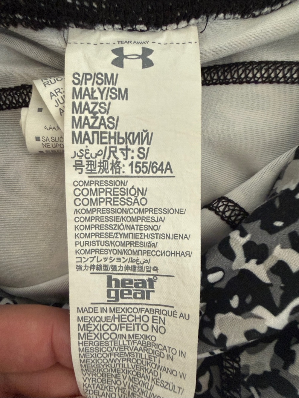 Under Armour Women’s Black & Gray Printed Capri Leggings Size Small - Picture 2 of 8